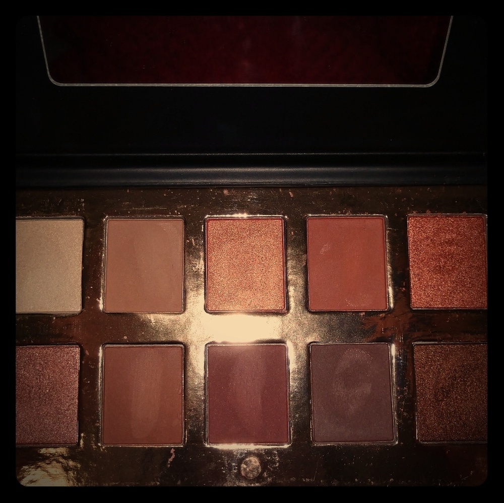 Crown Brush Pallette